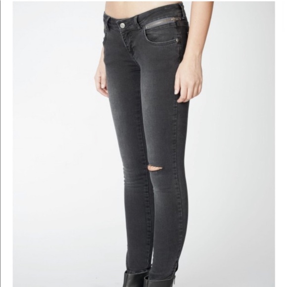 Host Pick- Anine Bing jeans- premium denim - Picture 3 of 6